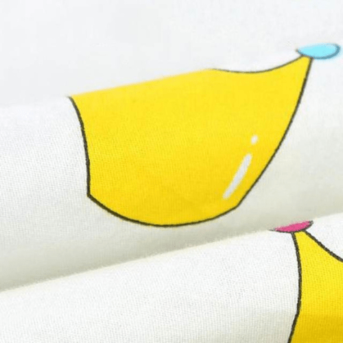 Cocon Bébé en coton doux jaune gris avec imprimé coloré, confortable et respirant pour nouveau-né.
