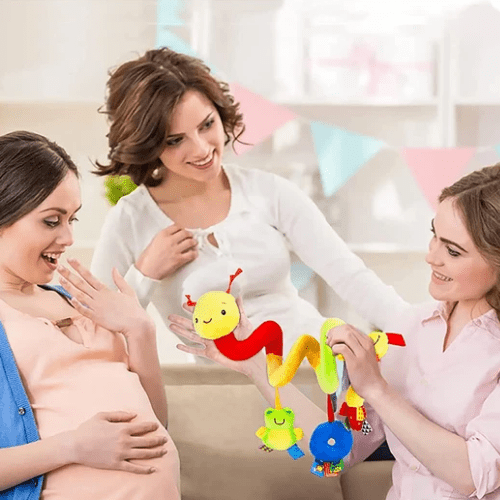 hochet bébé spirale coloré avec jouets suspendus pour bébé et femmes enceintes jouant ensemble
