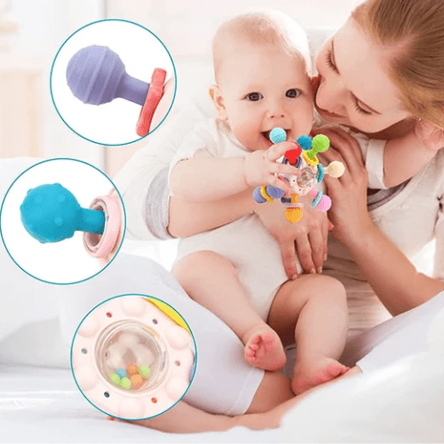 bébé jouant avec hochet bébé coloré en silicone éducatif avec perles rotatives et textures pour dentition et stimulation sensorielle
