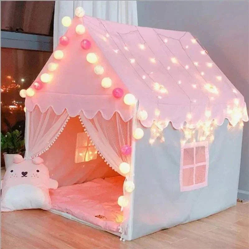 Tente enfant rose gris avec guirlandes lumineuses et rideaux en gaze, idéale pour jeu et imagination, adaptée aux enfants 2-8 ans.