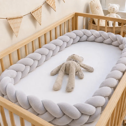 Hand-Woven Knotted Crib Bumper – Soft Plush Bedside Guard/Cushioned Rail, Suitable for Playpens and Toddler Beds (1m–3.2m)