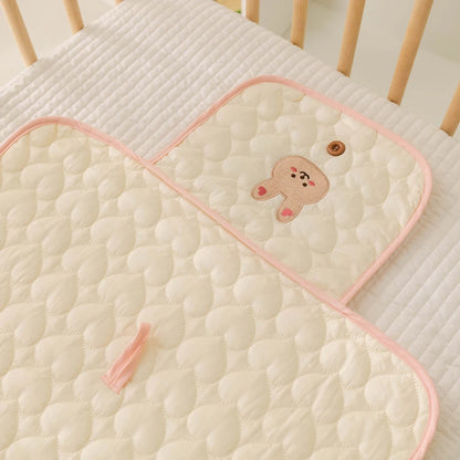Matelas à langer pliable et nomade pour bébé