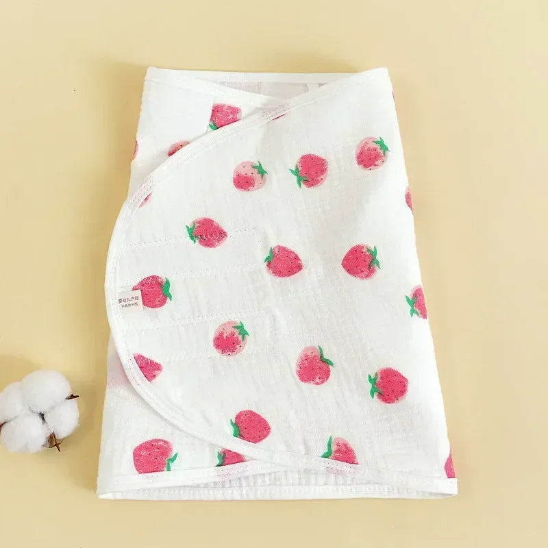 Emmaillotage bebe nuit en coton fin, motifs arc-en-ciel et fraise