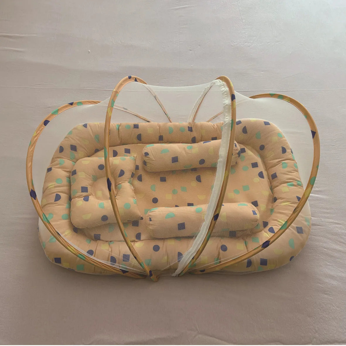 Moustiquaire pour lit bebe – lit nomade pliable à motifs