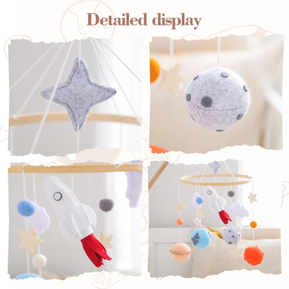 Mobile lit bébé en bois et feutrine – Fusée, planètes ou astronaute