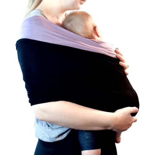 Écharpe de portage douce et extensible pour porter bébé en toute sécurité et confort, avec soutien ergonomique et liberté de mouvement pour les parents.