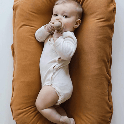 Réducteur de lit bébé| CAFÉ - Palais des petits