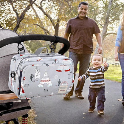 sac à langer gris avec motifs pour poussette, sac de rangement bébé pratique et élégant